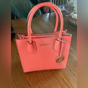 Michael Kors Mercer medium messenger purse Condition: New Never Used tag removed